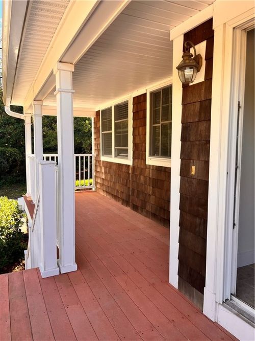 33 Starr Dr W, Narragansett, RI, 02882-3171 | Card Image