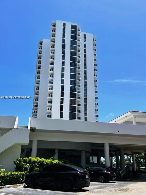 142-20515 E Country Club Dr, Aventura, FL, 33180-3058 | Card Image