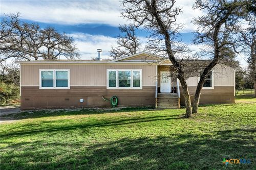 3590 Chuckwagon Rd, Luling, TX, 78648-4701 | Card Image