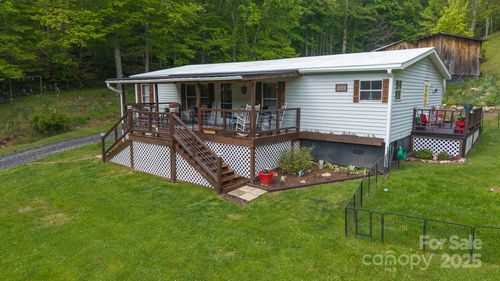 559 Mouth Of Silas Creek Rd, Lansing, NC, 28643-9124 | Card Image