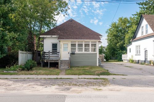 920 Fraser St, North Bay, ON, P1B3X8 | Card Image