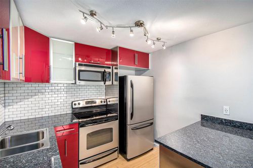 apt-205-1032 N Clarkson St, Denver, CO, 80218-2760 | Card Image