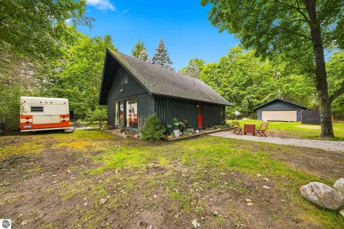 109 South St, Mesick, MI, 49668-9309 | Card Image