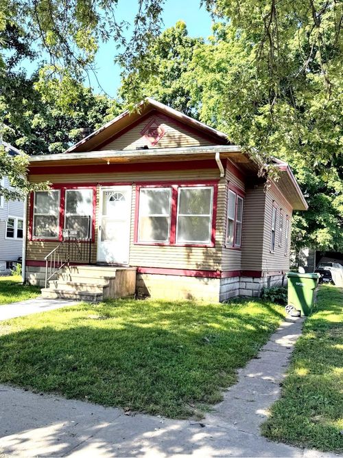 2727 E 4th St, Waterloo, IA, 50703-2010 | Card Image