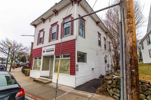 4 Union St, Milford, NH, 03055-5026 | Card Image