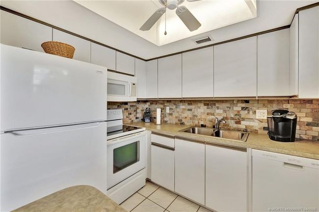 APT-107-6 - 2929 Se Ocean Blvd, Condo with 2 bedrooms, 2 bathrooms and null parking in Stuart FL | Image 7