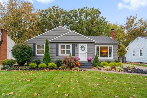 4550 Georgette Ave, North Olmsted, OH, 44070-2909 | Card Image