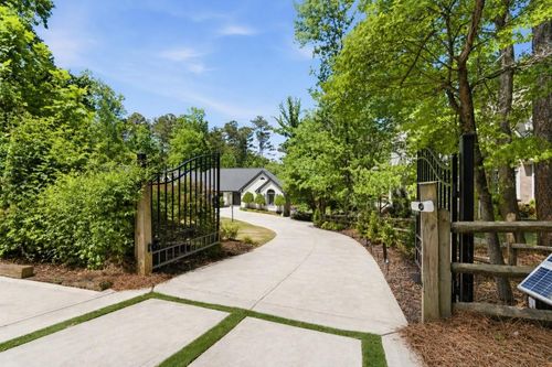 6422 Old Shadburn Ferry Rd, Buford, GA, 30518-1136 | Card Image