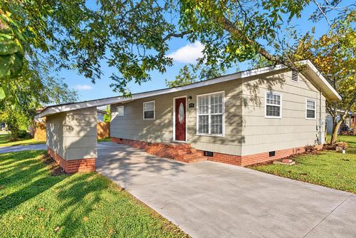 151 Ten Mile Rd, Fitzgerald, GA, 31750-8581 | Card Image