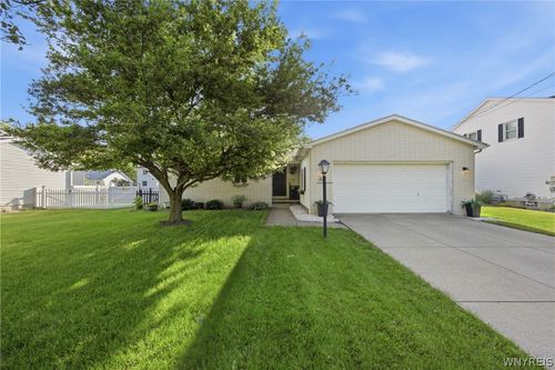 42 Kennedy Rd, Cheektowaga, NY, 14227-1208 | Card Image