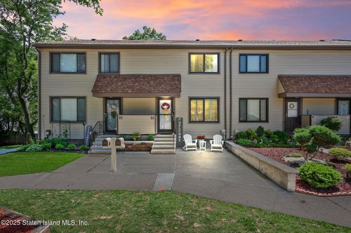 11 Bower Ct, Staten Island, NY, 10309-1634 | Card Image