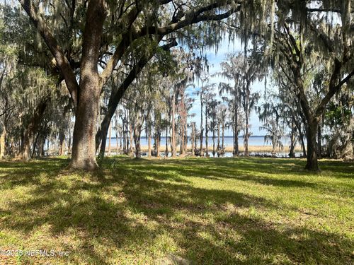 9817 Ne County Road 1469, Earleton, FL, 32631-6857 | Card Image
