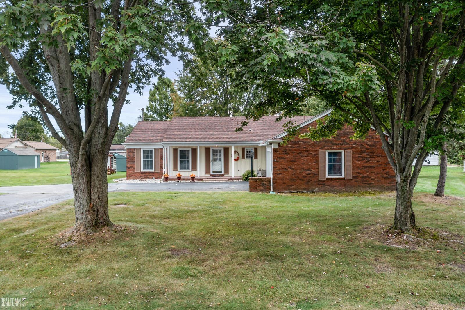 Sunray Ct, Chesterfield, MI 48047