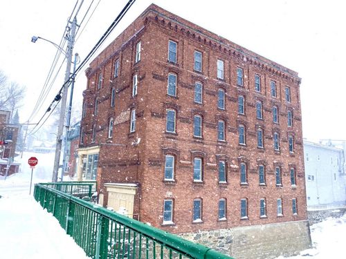 1 Main St, Richford, VT, 05476-1128 | Card Image