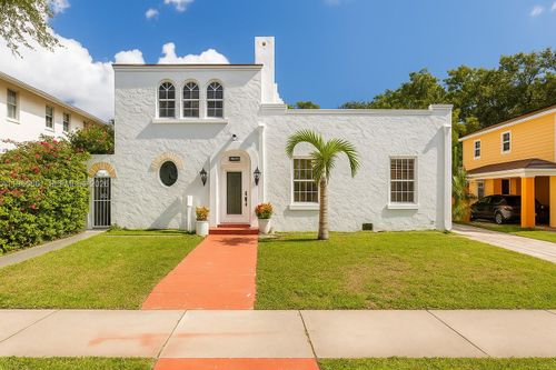 1545 Nw 8th Ter, Miami, FL, 33125-3612 | Card Image