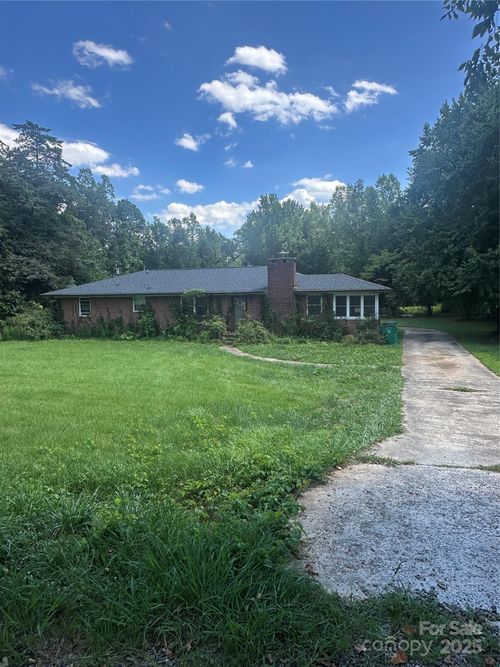 326 Neal Dr, Charlotte, NC, 28213-5640 | Card Image