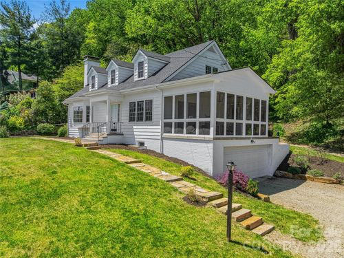 721 Golf Course Rd, Waynesville, NC, 28786-6687 | Card Image