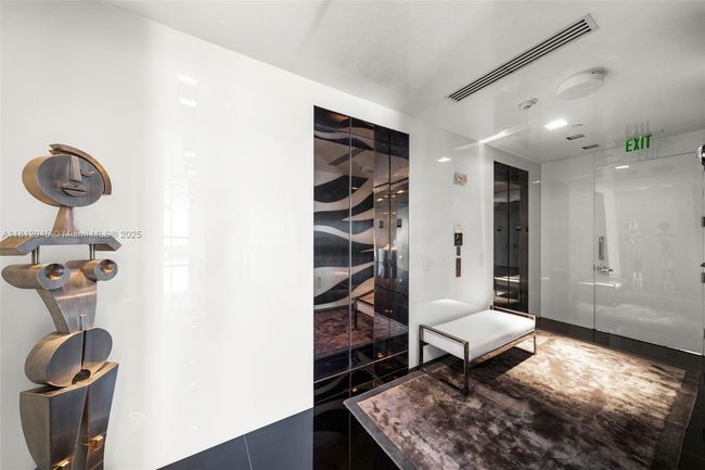 APT-3003 - 100 S Pointe Dr, Condo with 3 bedrooms, 4 bathrooms and null parking in Miami Beach FL | Image 36