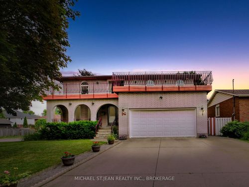 99 Regent Ave, Hamilton, ON, L9B1T6 | Card Image