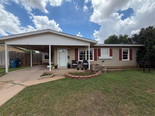830 San Carlos St, Sweetwater, TX, 79556-1812 | Card Image