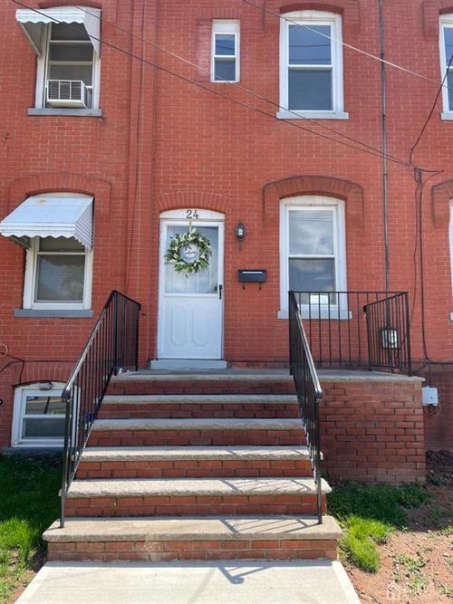 24 1st Avenue, Raritan, NJ, 08869 | Card Image