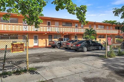2118-19105 Ne 2nd Ave, Miami, FL, 33179-3273 | Card Image
