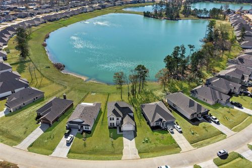 427 Shoreview Dr, Conroe, TX, 77303-2291 | Card Image