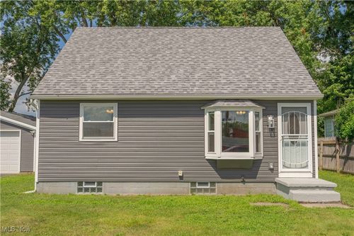 864 Argonne Ave, Akron, OH, 44310-4002 | Card Image