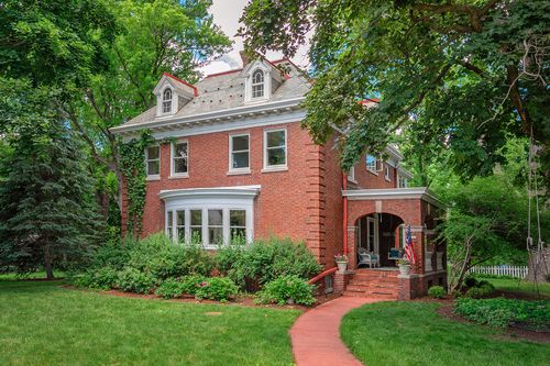 8000 Warren Ave, Wauwatosa, WI, 53213-2120 | Card Image