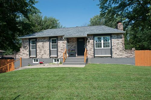 1601 Nw Ashland Pl, Blue Springs, MO, 64015-2421 | Card Image