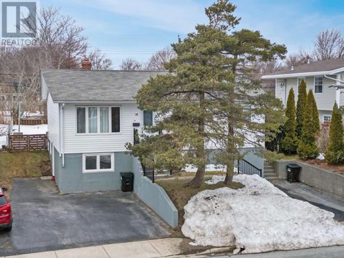 18 Taylor Pl, St. John's, NL, A1A1L6 | Card Image