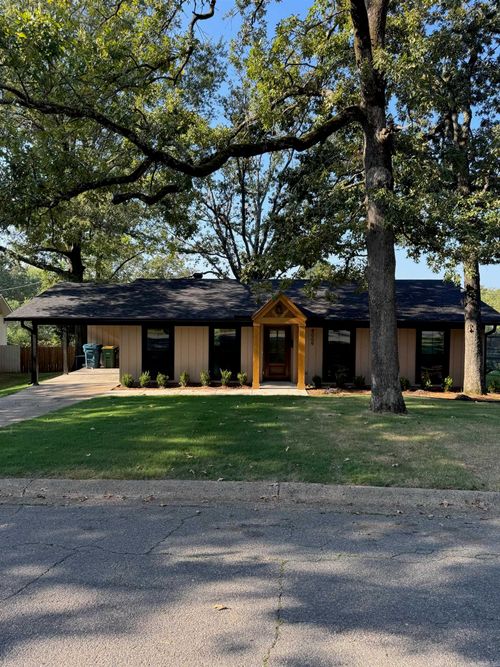 8009 Iowa Dr, Little Rock, AR, 72227-4031 | Card Image