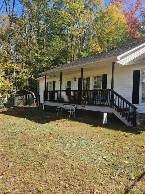 493 Spring Hill Rd, Bakersville, NC, 28705-7129 | Card Image