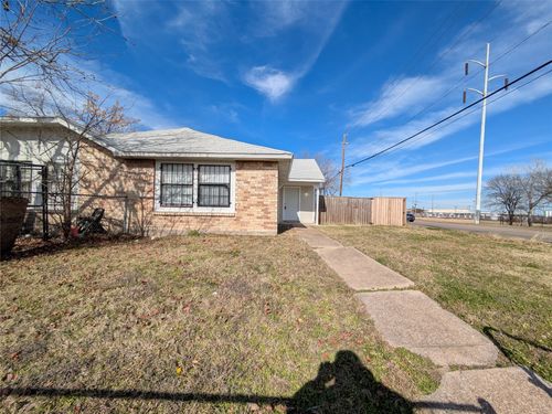 9575 Gonzales Dr, Dallas, TX, 75227-5056 | Card Image