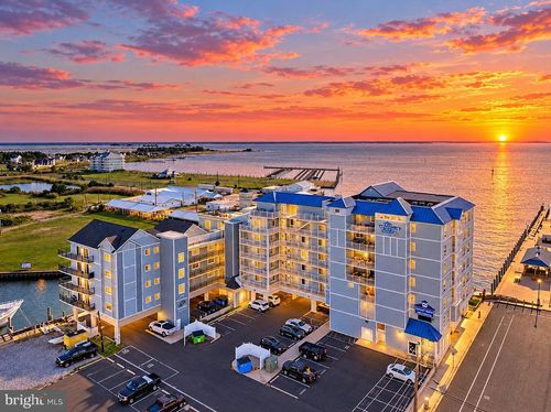 301-1 Dock St, CRISFIELD, MD, 21817-1079 | Card Image