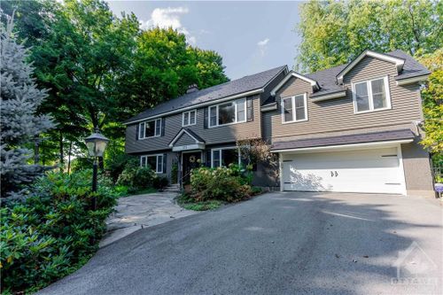 275 Buchan Rd, Rockcliffe, ON, K1M0W4 | Card Image