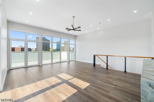 400-21 Lincoln Park, Newark, NJ, 07102-2301 | Card Image