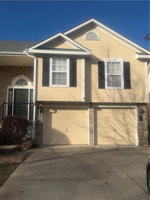 1232 Nw Ashley Ln, Grain Valley, MO, 64029-9687 | Card Image