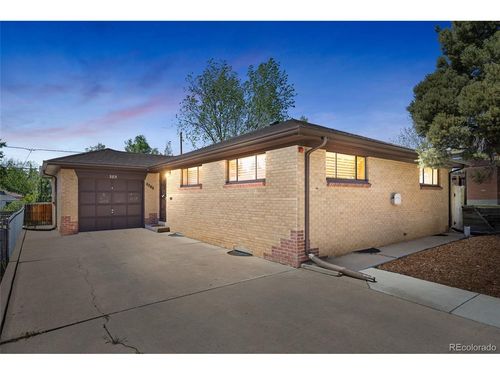 385 S Kearney St, Denver, CO, 80224-1235 | Card Image