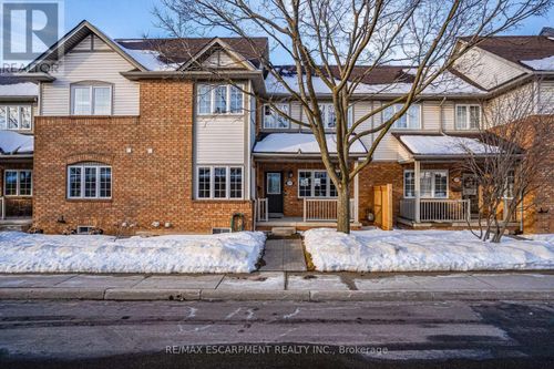 27-100 Beddoe Drive, Hamilton (Kirkendall), ON, L8P4Z2 | Card Image