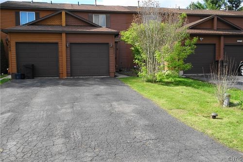 6078 Bethlehem Ln, Cicero, NY, 13039-8522 | Card Image