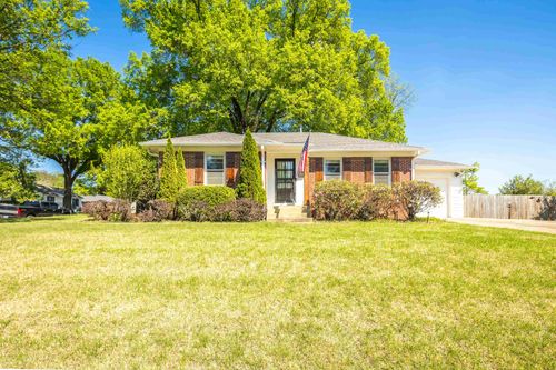 1328 Colonial Rd, Memphis, TN, 38117 | Card Image