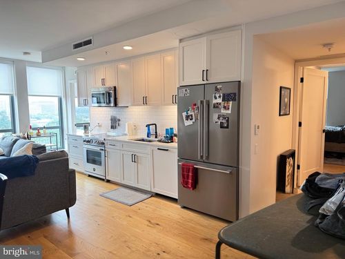 apt-618-1211 Van St Se, WASHINGTON, DC, 20003-4676 | Card Image