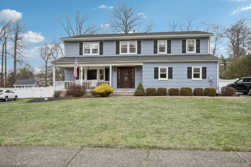 44 Minuteman Cir, Orangeburg, NY, 10962-2709 | Card Image