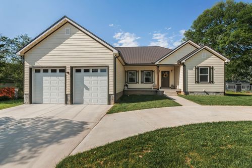 109 E Ward St, Centerville, TN, 37033-1617 | Card Image