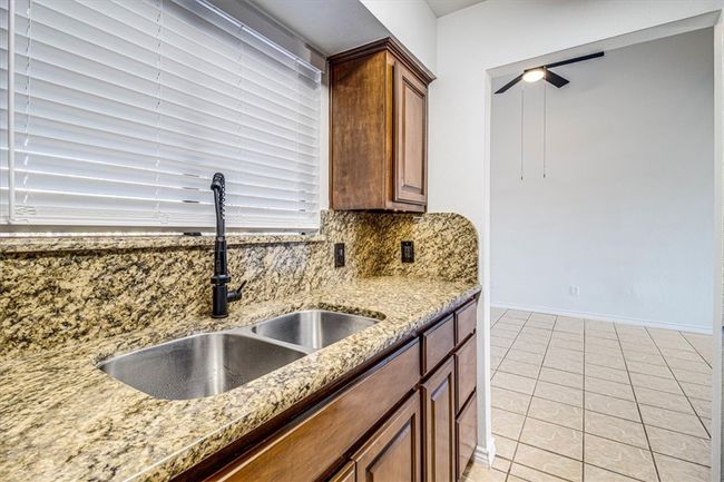 J - 7122 Premont Dr, Condo with 1 bedrooms, 1 bathrooms and 2 parking in Corpus Christi TX | Image 20