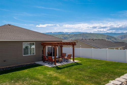 2355 3rd St Se, East Wenatchee, WA, 98802-5971 | Card Image