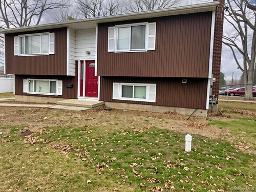 19 Washington Ave, Wyandanch, NY, 11798-2432 | Card Image