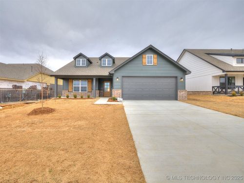 9022 N 73rd East Pl, Owasso, OK, 74055 | Card Image