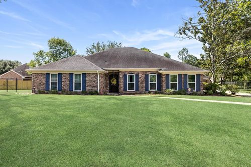 2145 Chevy Chase Ln, Beaumont, TX, 77706-2611 | Card Image